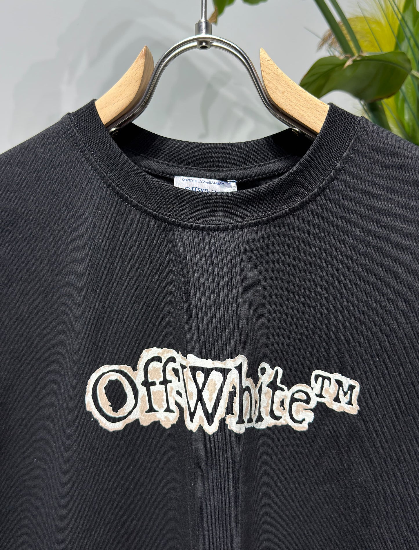 Cloudy Arrow Skate Logo Black Tshirt For Men