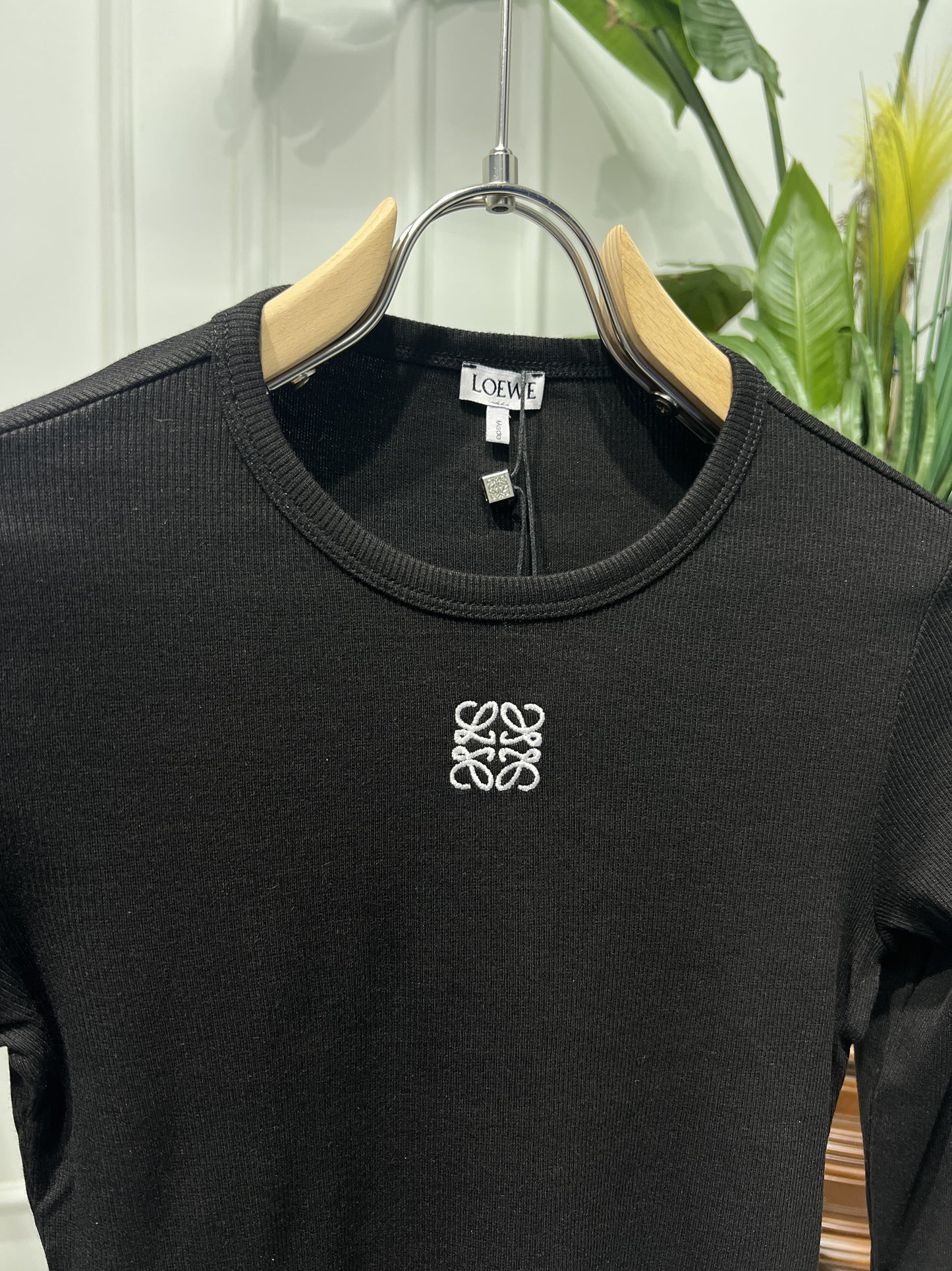 Embroidered logo long sleeves top for women