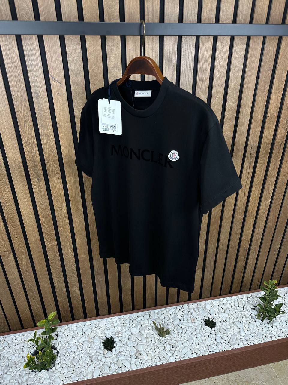 Moncler Chamois Logo Black Tshirt For Men