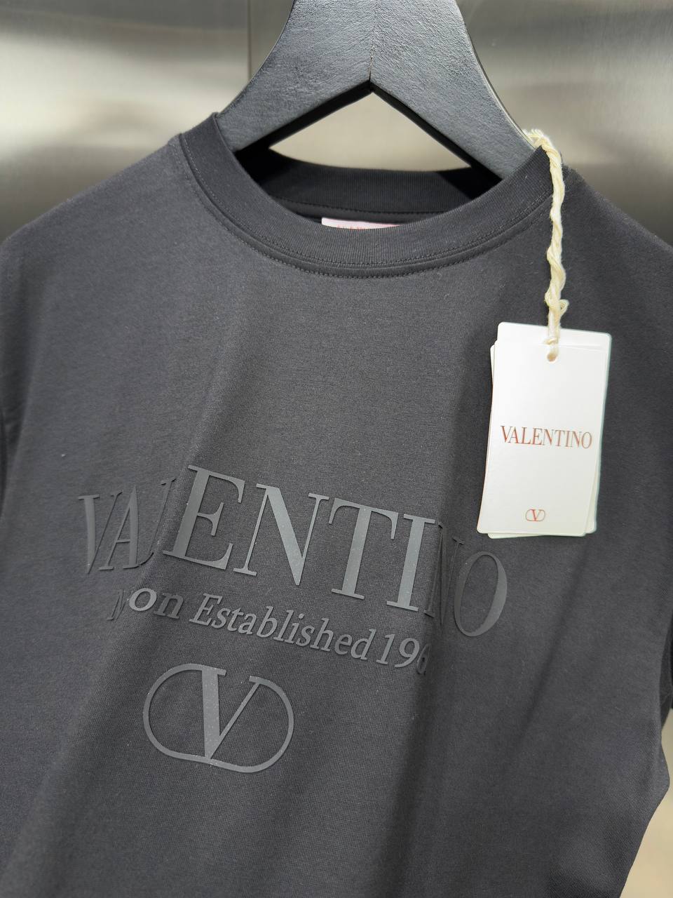 VALENTINO Rubber Logo Relaxed Fit Tshirt For Men