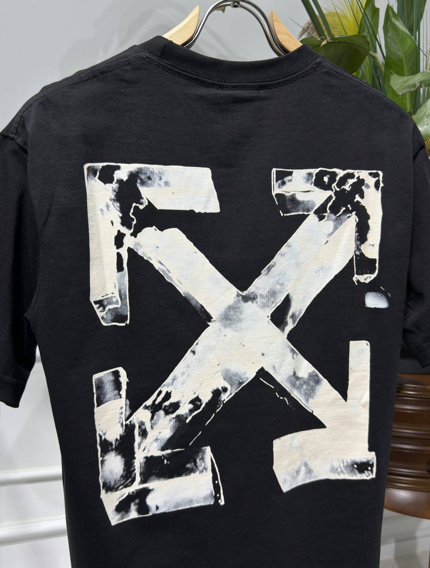 Cloudy Arrow Skate Logo Black Tshirt For Men