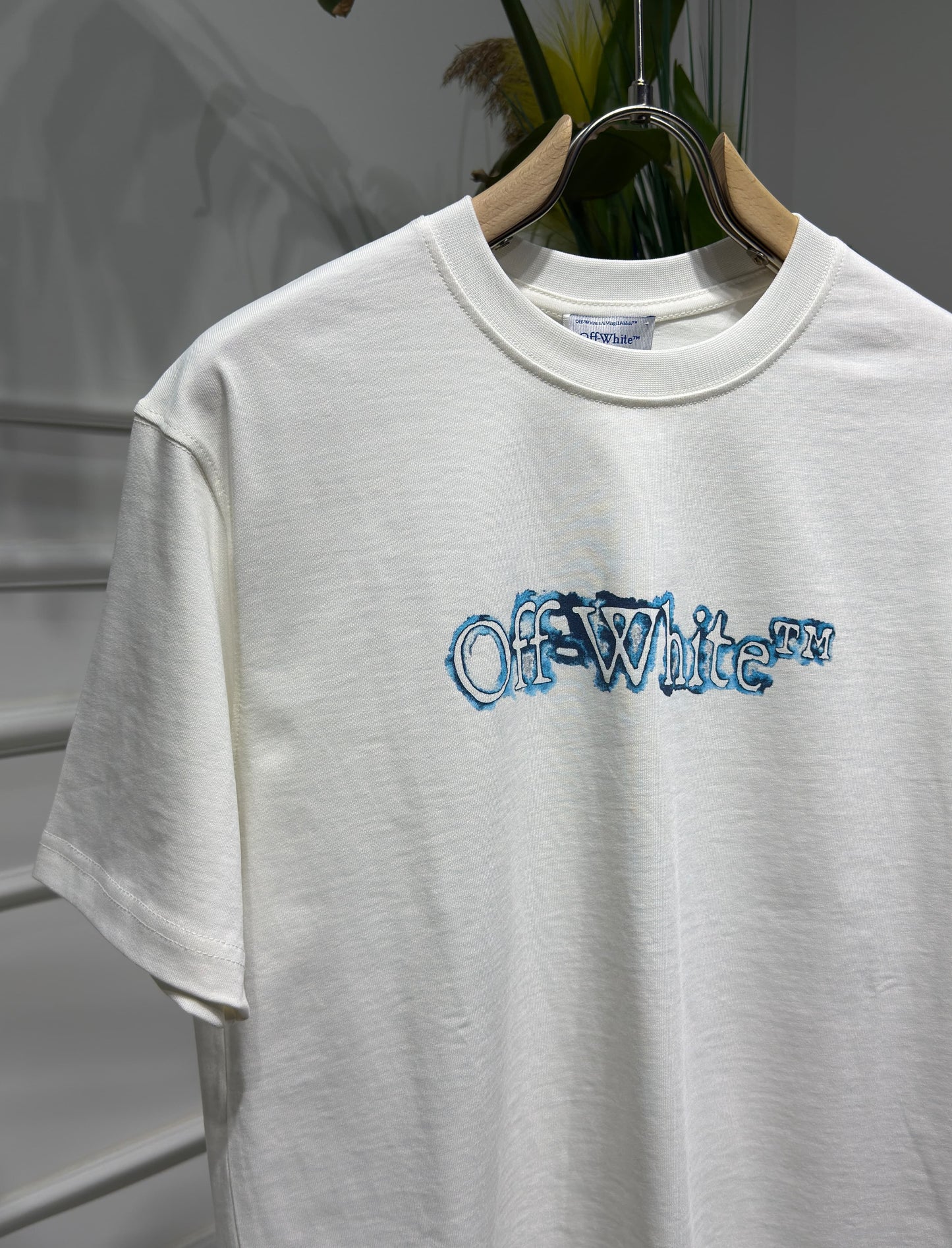 Cloudy Arrow Skate Logo Offwhite Tshirt For Men