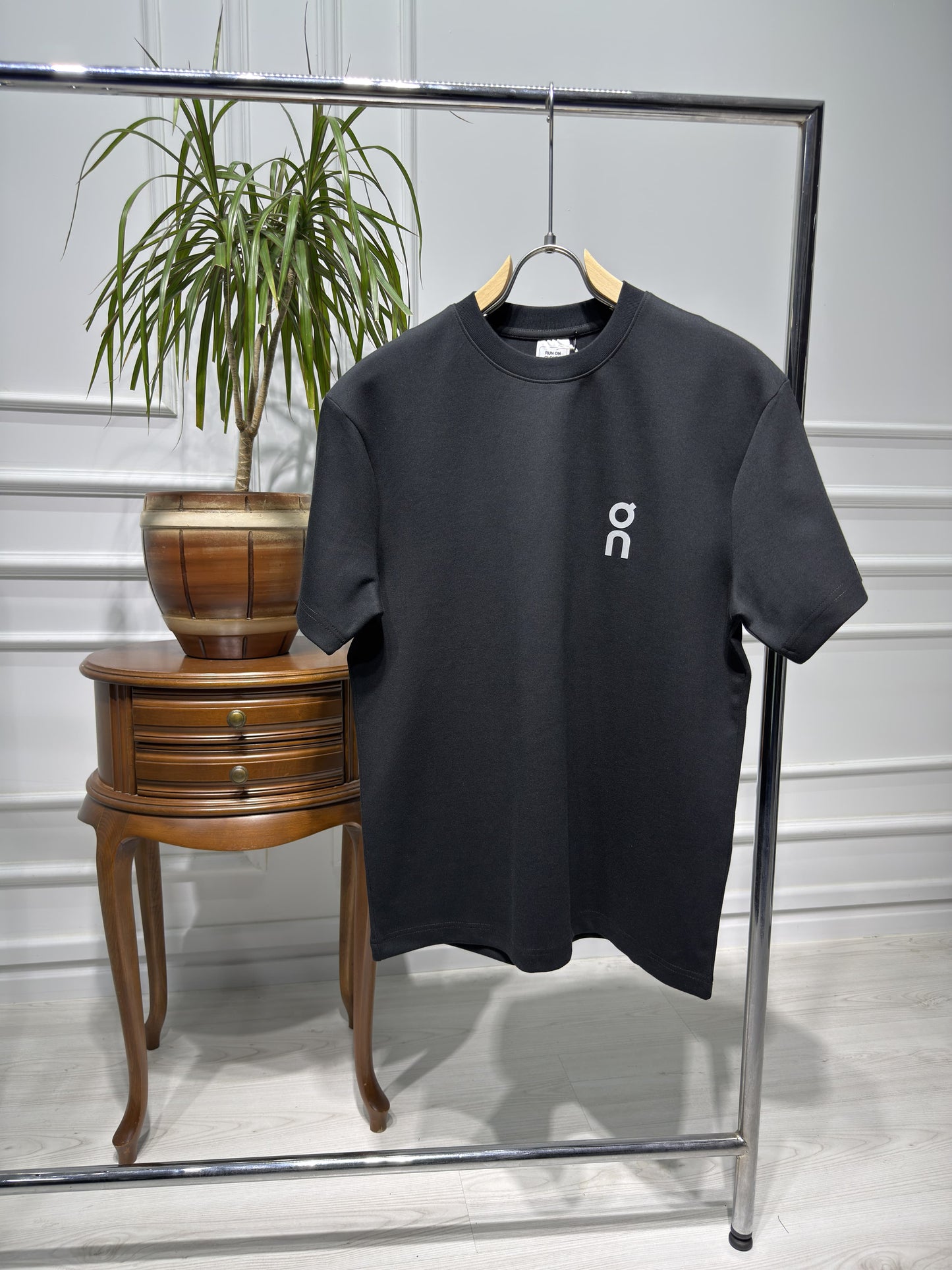 On Reflective Logo Two-Pieces Set For Men