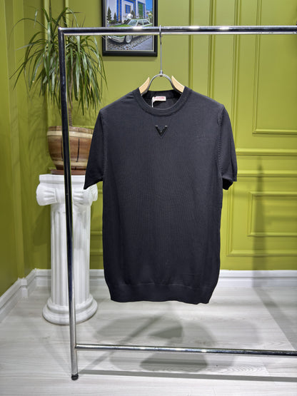 V Metal Logo Black Knitted Tshirt For Men