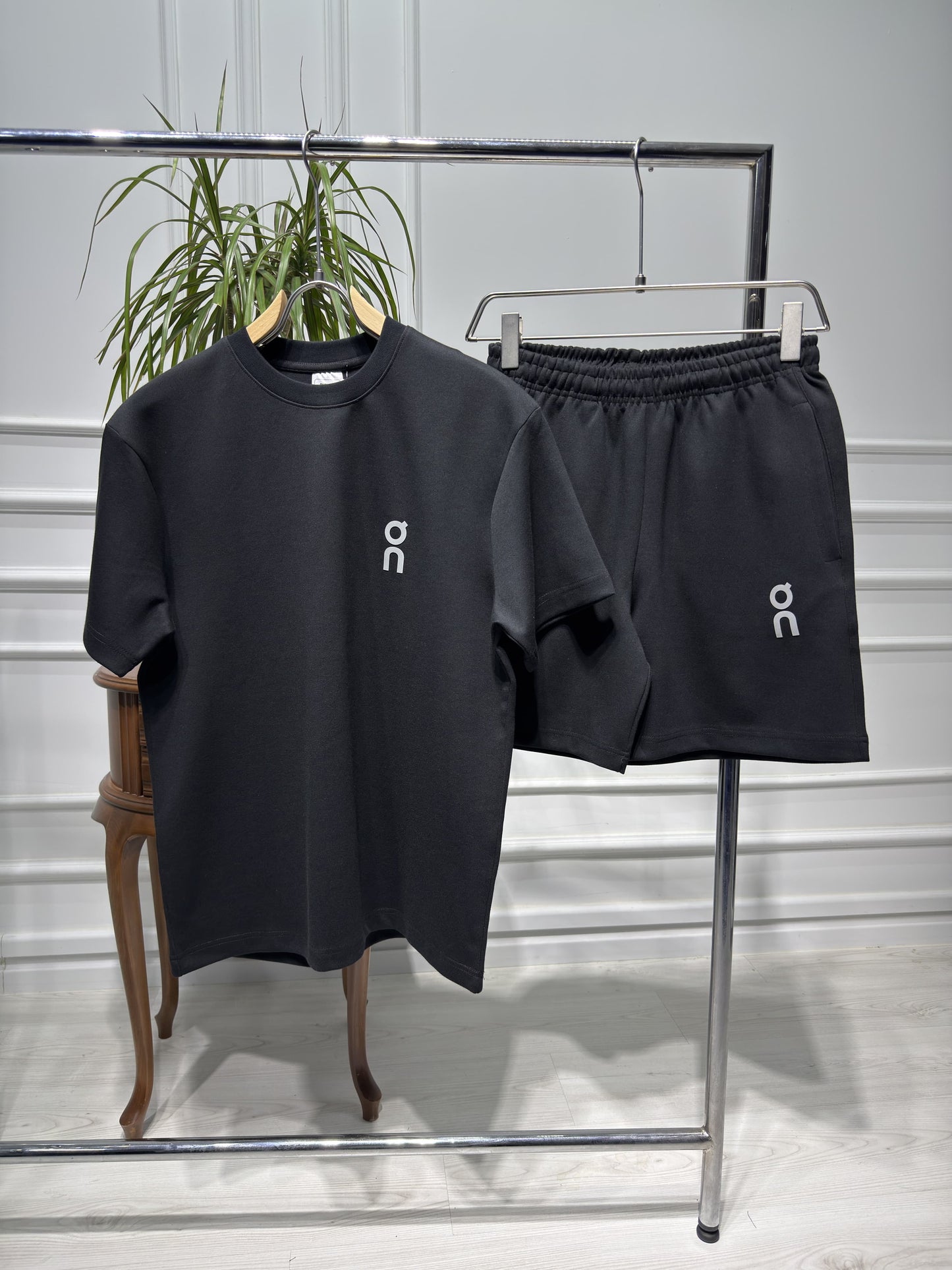 On Reflective Logo Two-Pieces Set For Men