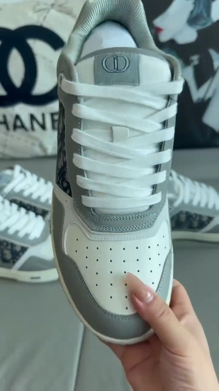 B27 Uptown Low-Top Sneaker