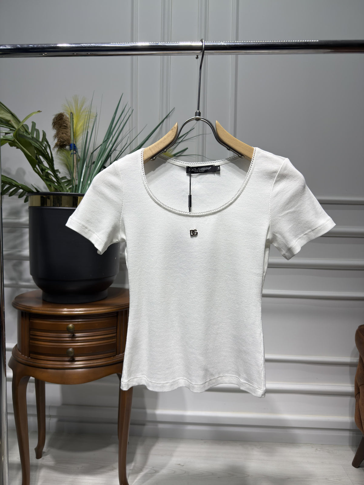 DG Metal Logo White Tshirt For Women